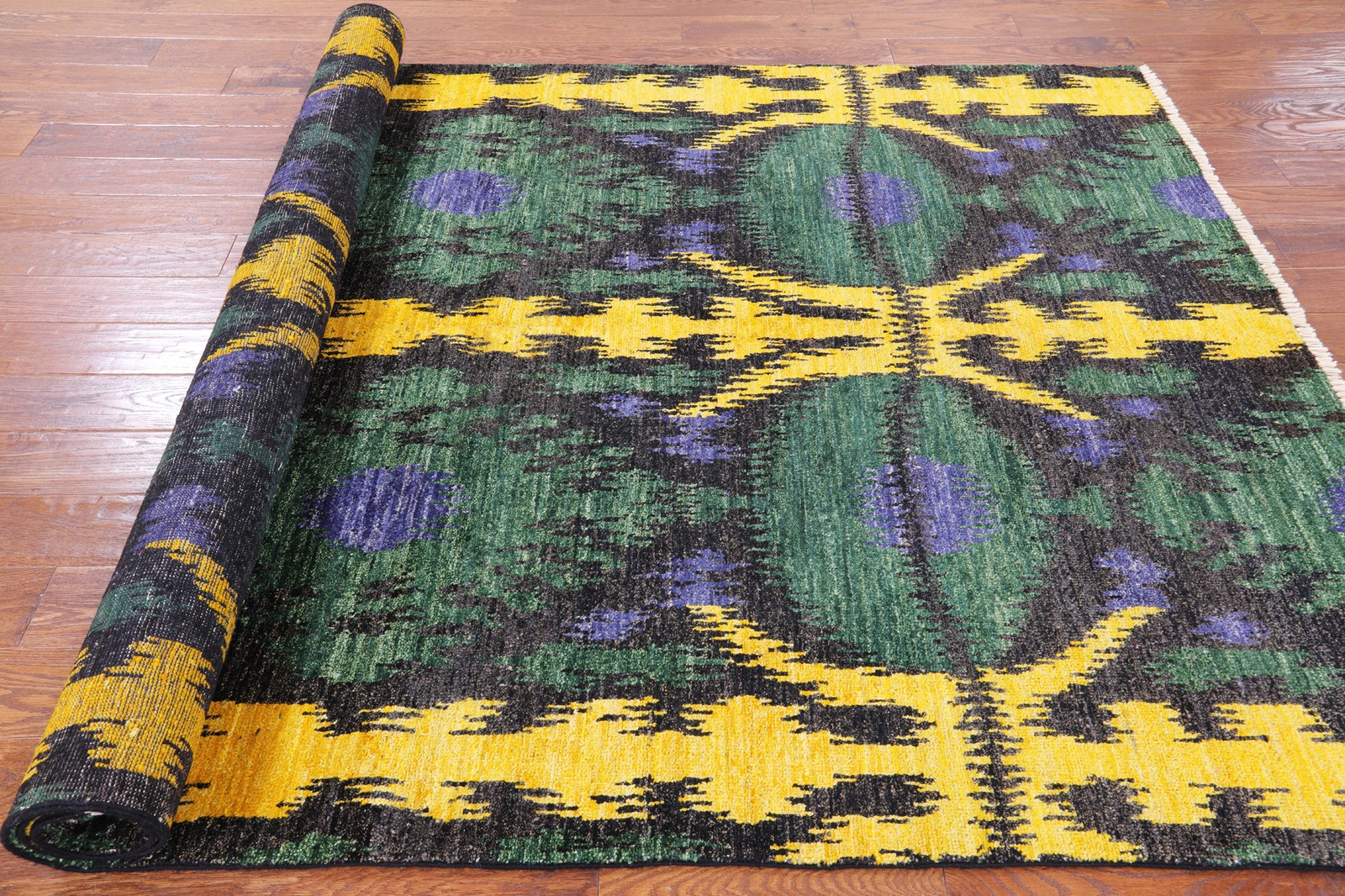 Ikat Hand Knotted Wool Area Rug 6′ 1″ X 9′ 1″- P6076