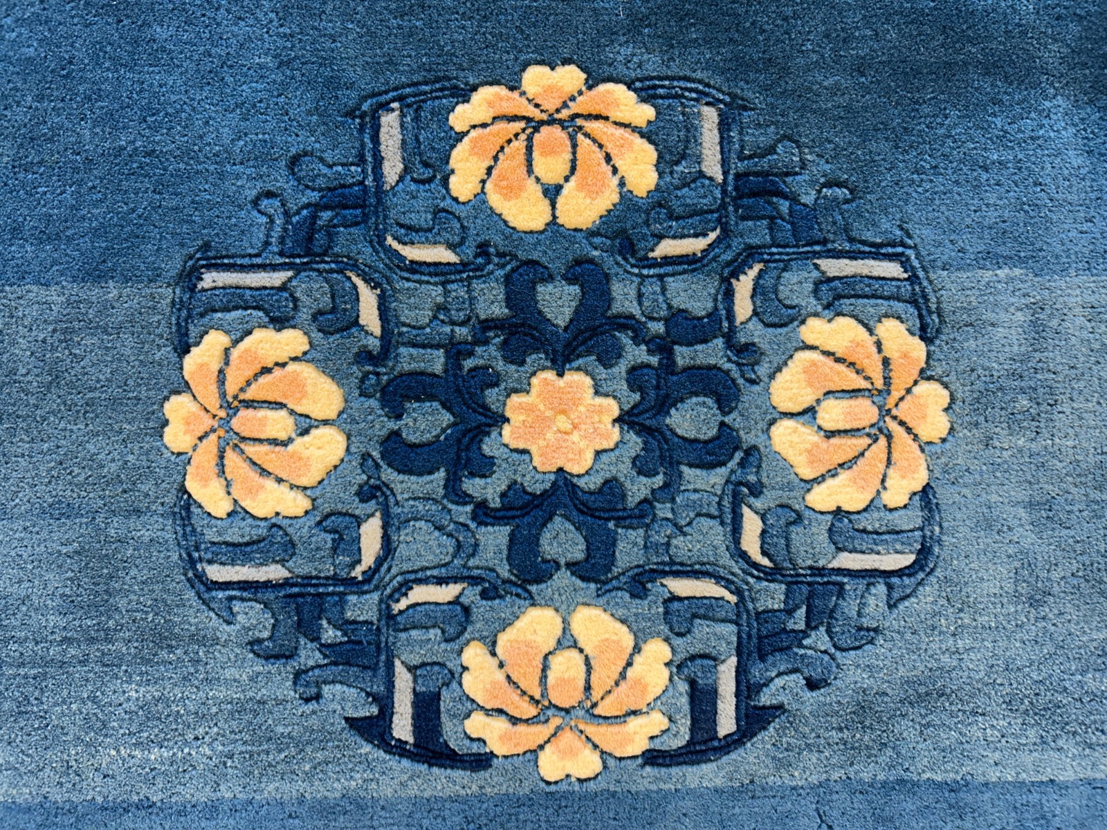 3’x5′ Hand-Knotted Wool Oriental Area Rug – Aubusson Medallion Carpet