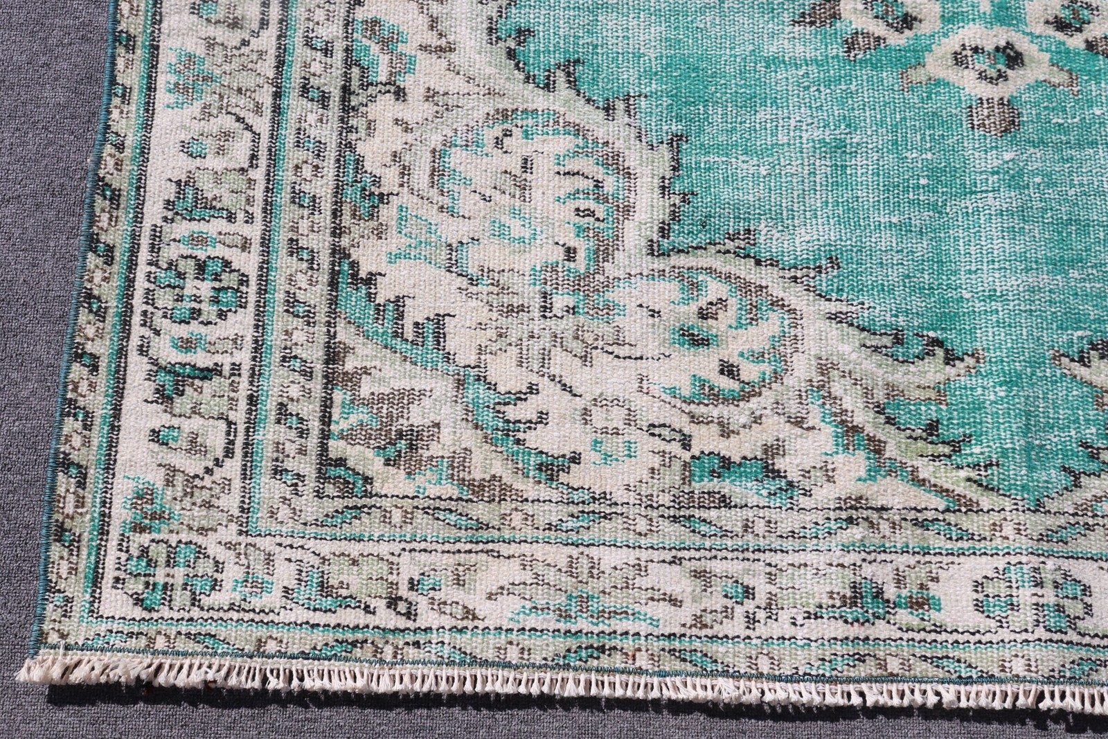 Vintage Turkish Rug 5×8,3 ft (152×253 cm), Blue White Camouflage Rug