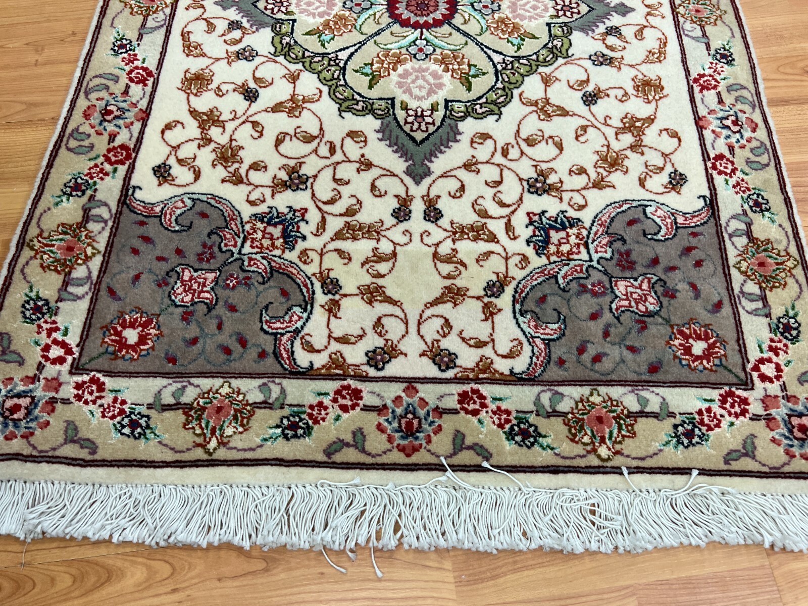 2’1″ x 3’1″ Floral Turkish Oriental Rug – Full Pile – Hand Made – Wool and Silk