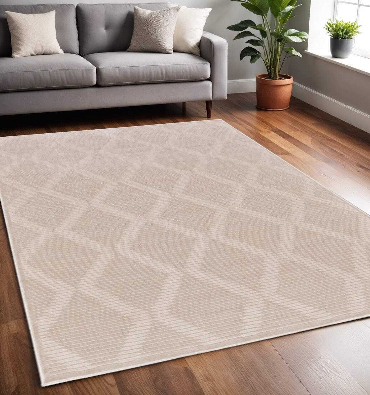 5′ X 8′ Ivory Geometric Area Rug