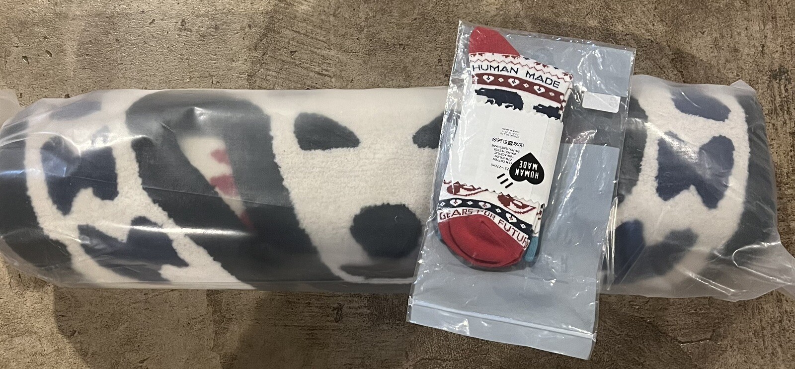 Brand New Sealed AUTHENTIC Human Made Polar Bear Rug W FREE BEAR & DUCK SOCKS