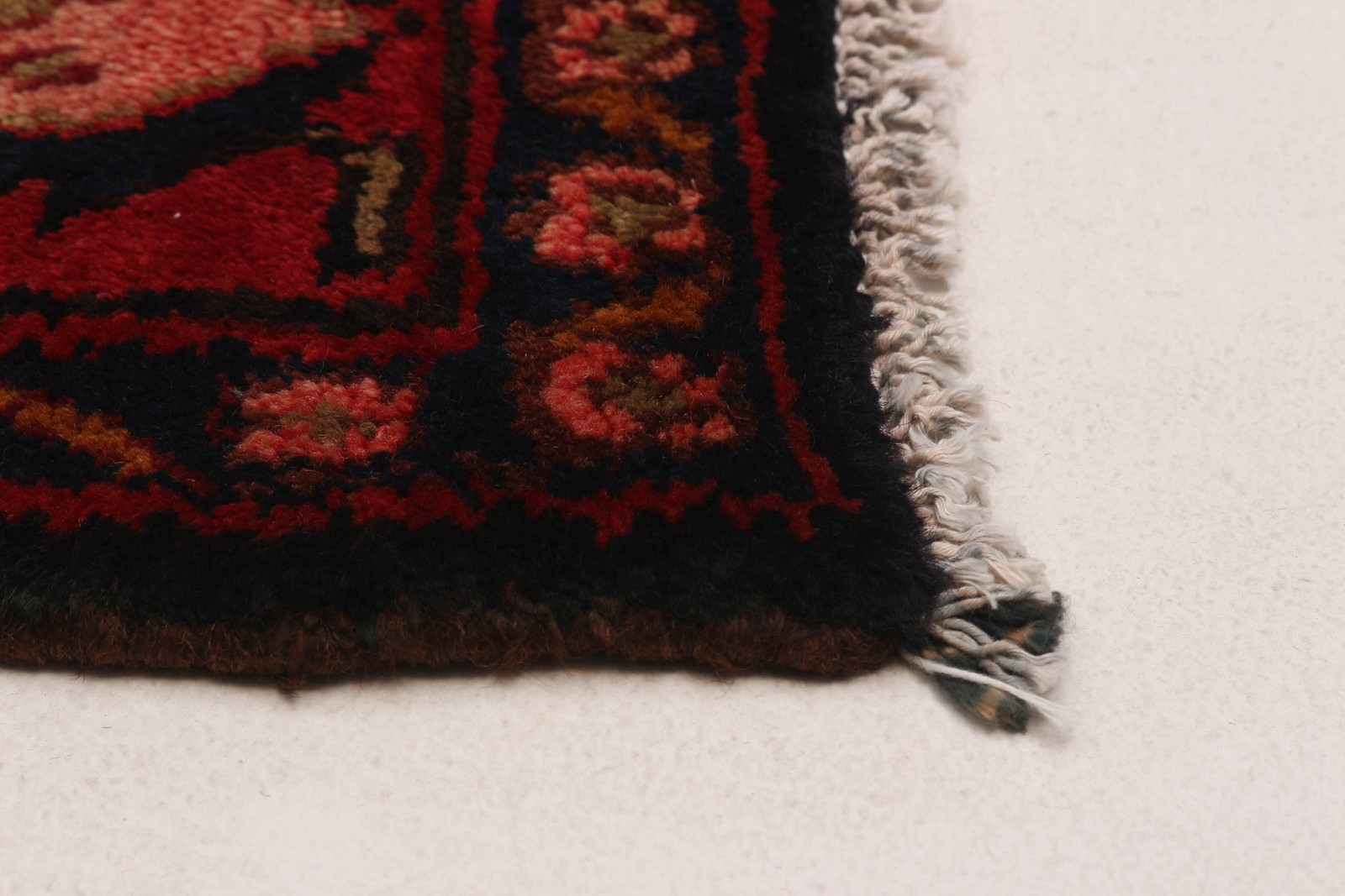 Vintage Traditional Hand-Knotted Area Rug 4’10” x 7’1″ Oriental Wool Carpet