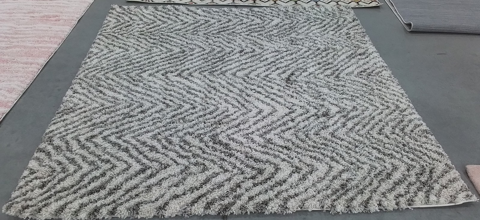 IVORY / GREY 7′-0″ x 7′-0″ Back Stain Rug, Reduced Price 1172793440 SGH375A-7SQ