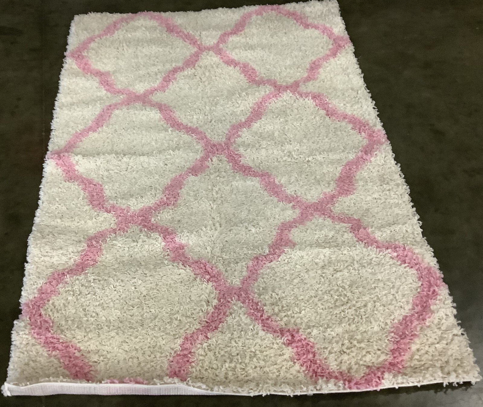 IVORY / LIGHT PINK 4′ X 6′ Stained Rug, Reduced Price 1172665457 SGD257P-4
