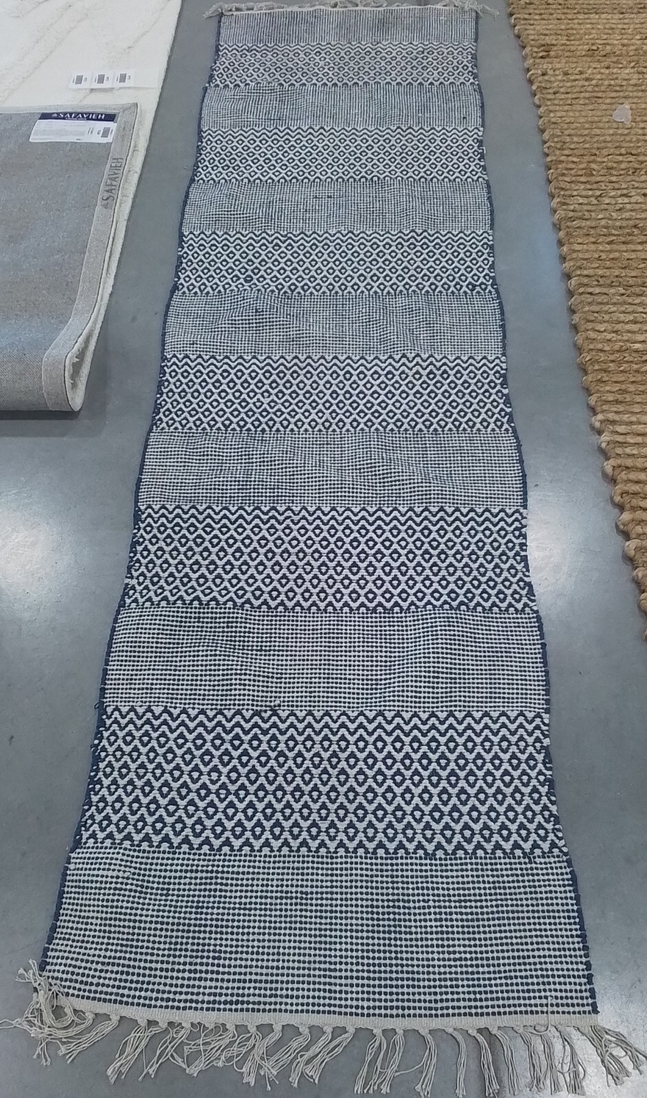 IVORY / NAVY 2′-3″ x 8′-0″ Spot on Rug, Reduced Price 1172768577 MTK330B-28