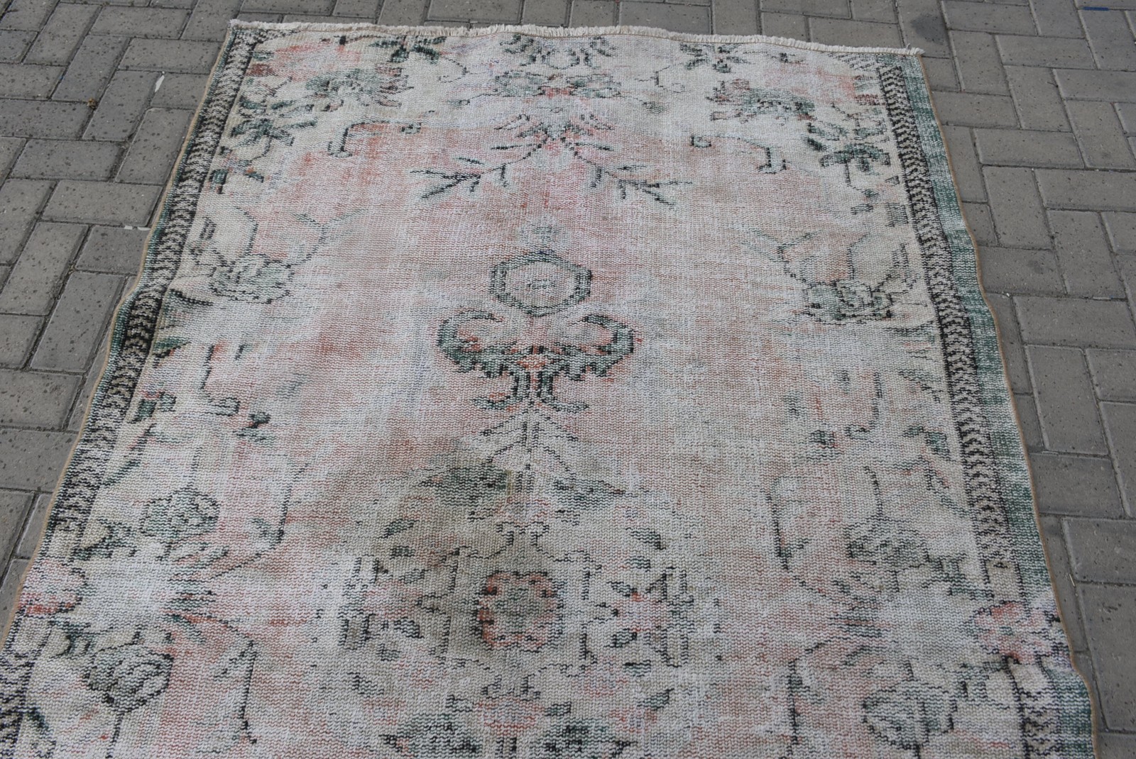 Turkish Vintage Rug, 5,8×7,8 ft Large Rug, White Green Animal Print Rug