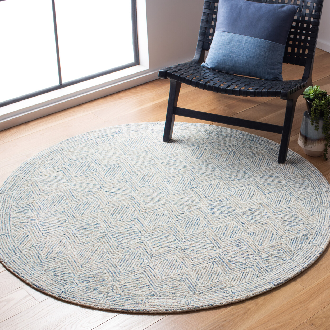 SAFAVIEH Micro-Loop MLP538M Handmade Blue / Ivory Rug