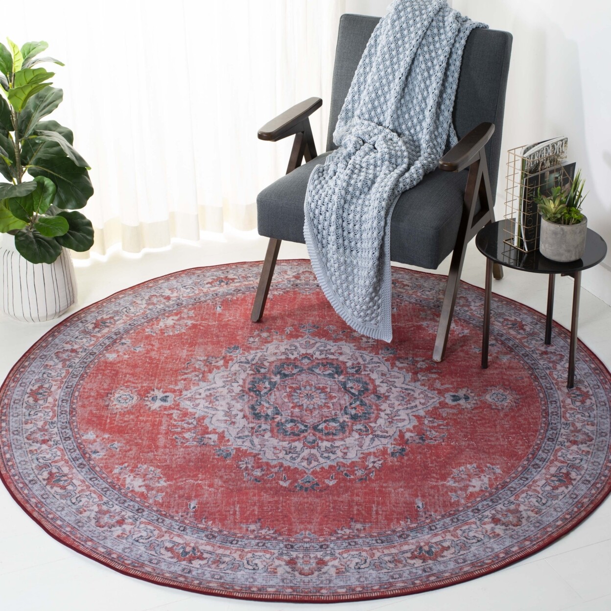 SAFAVIEH Tucson Collection TSN140Q Red / Beige Rug