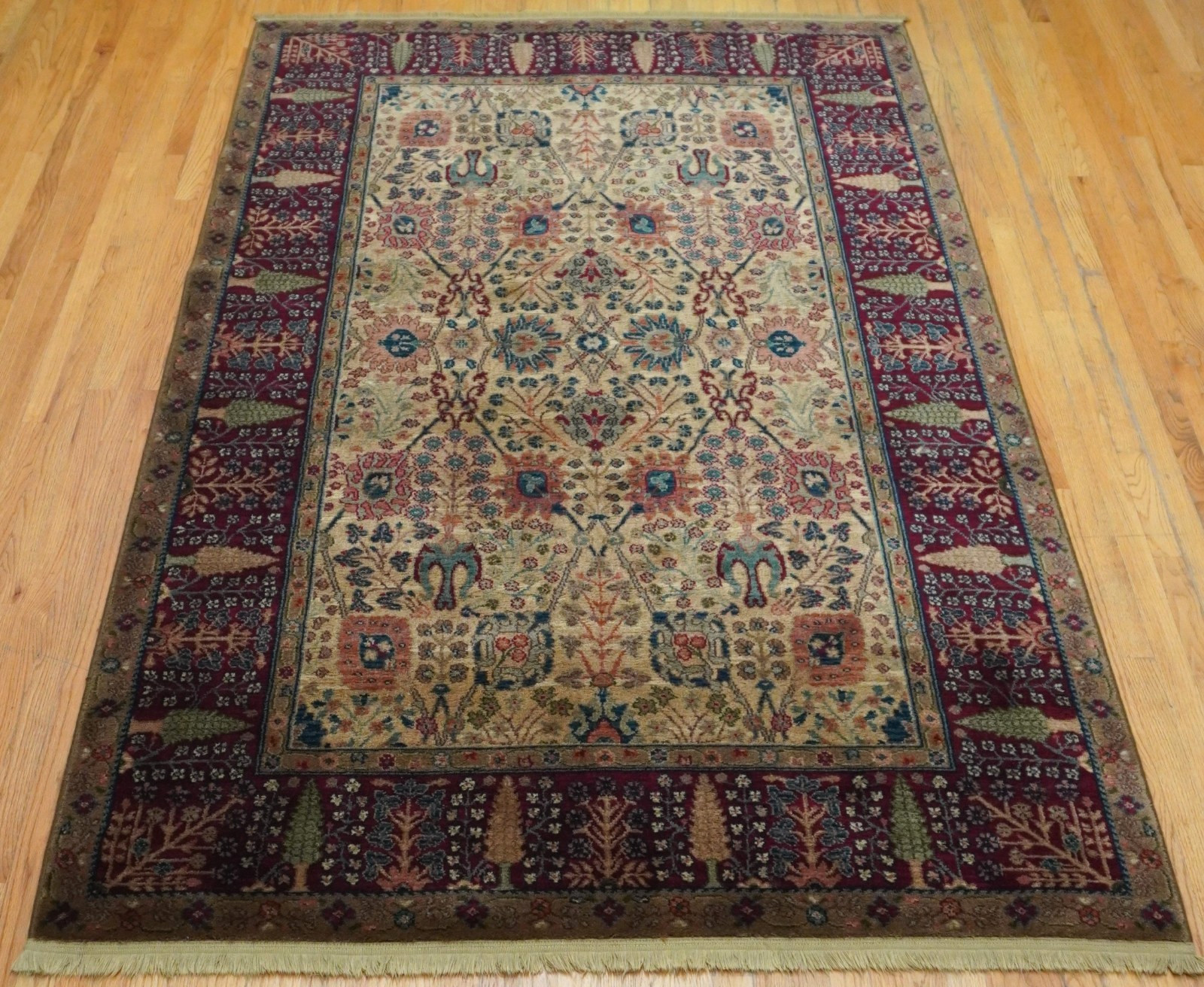 Mint Authentic Karastan# 900-901 Vase Samovar Wool Rug 5’9″ x 9′ Excellent