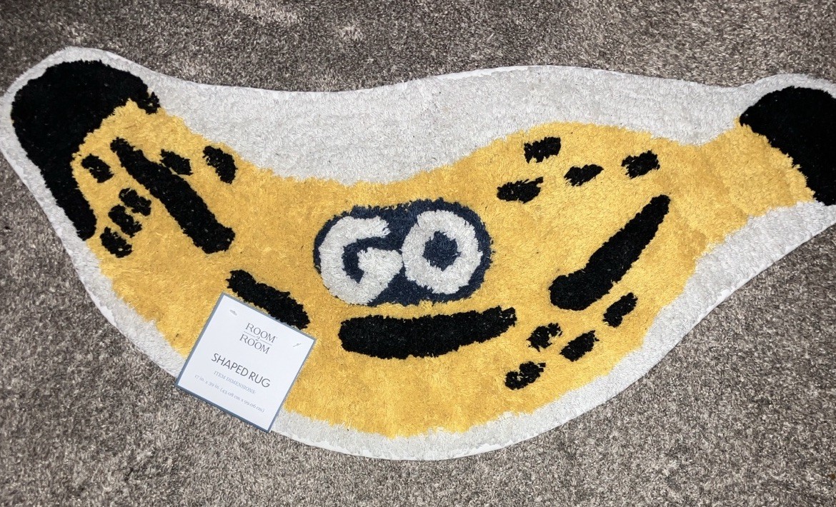 ROOM 2 ROOM GO BANANAS SHAG THROW RUG PLUSH FOR ANY ROOM 17” X 39” NEW WITH TAG