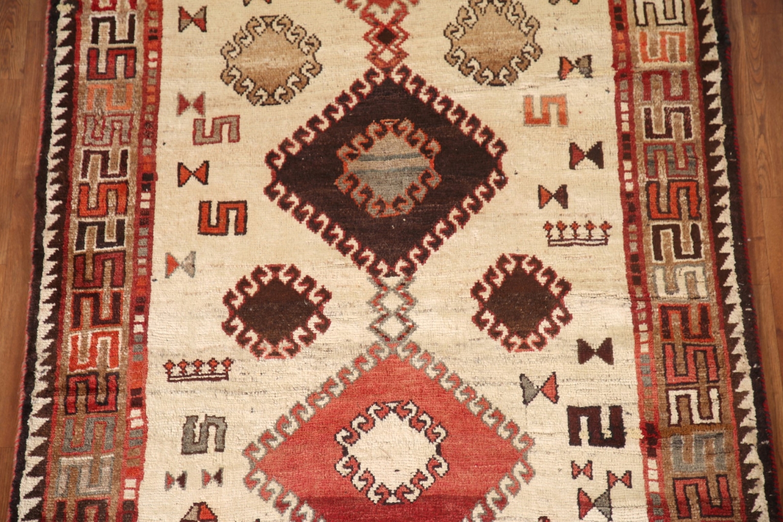 Vintage Geometric Abadeh Area Rug 5×8 ft. Hand-Knotted Wool Ivory Carpet