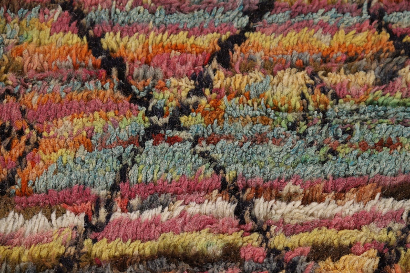 Luxury Hand-Knotted Contemporary Moroccan Wool Accent Rugs 4×7 ft