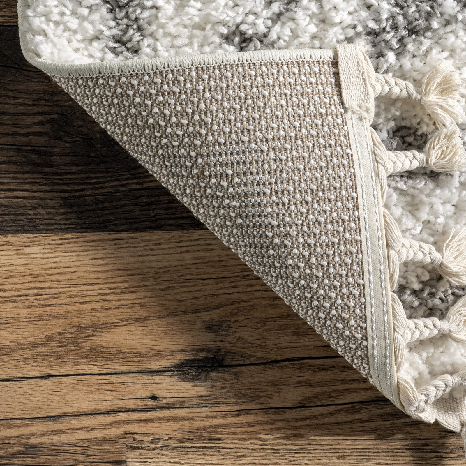 Nuloom Mackie White/Ivory 26 X 10 Moroccan Shag Tassel Soft And Cozy High