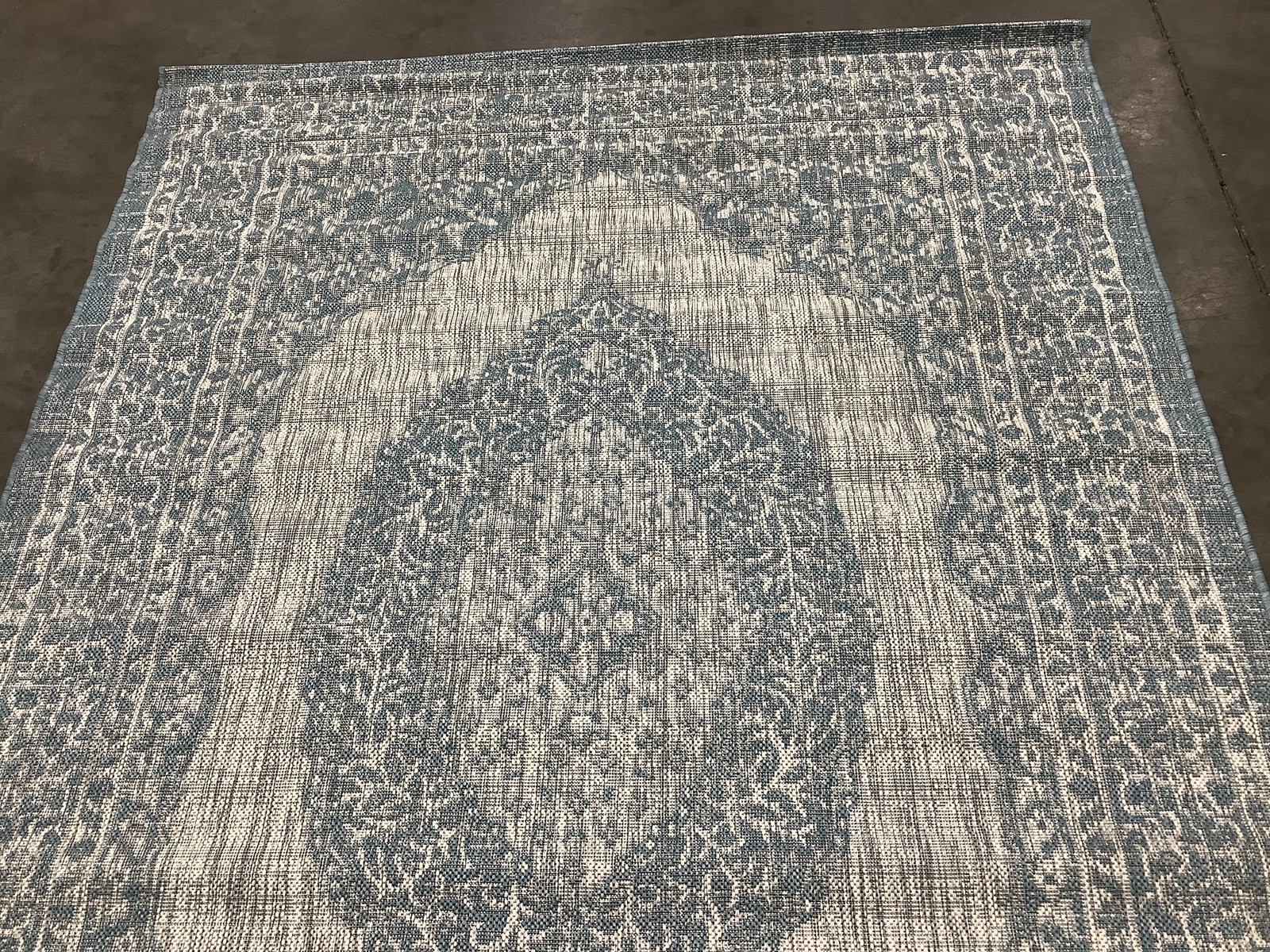 LTGREY / AQUA 5′-3″ x 7′-7″ Flaw in Rug, Reduced Price 1172685813 CY8751-37112-5