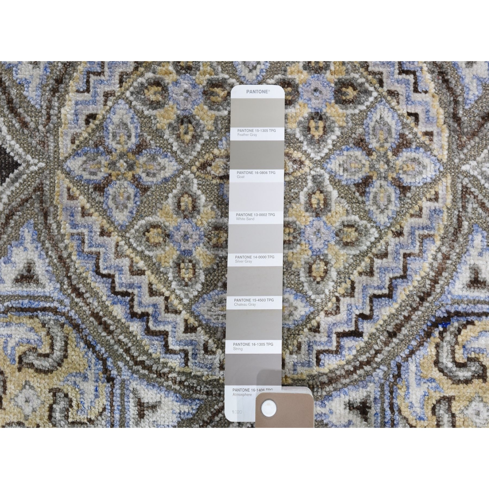 5’1″x5’1″ Textured Wool and Silk Mughal Inspired Round Hand Knotted Rug R66718