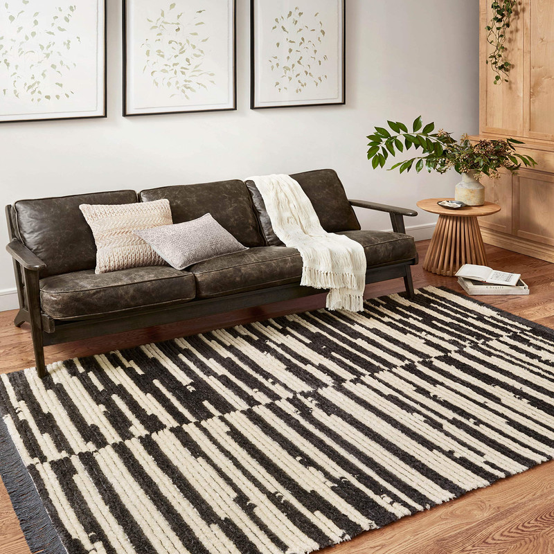 Loloi Chris Loves Julia Alice Collection Ali-03 Antique/Black 5-2 X 7-6 Area Rug