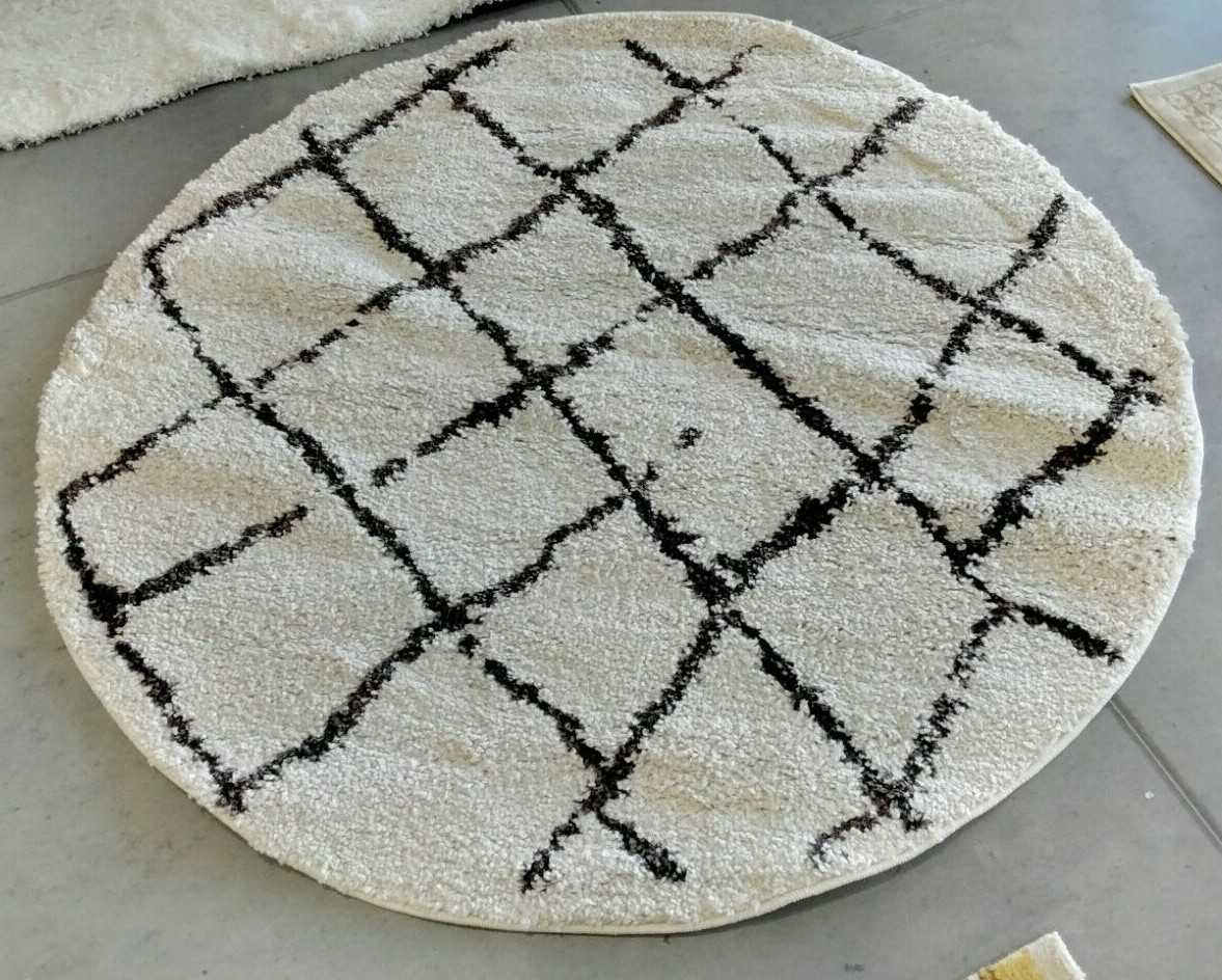 BROWN 5′-1″ X 5′-1″ Round Back Stain Rug, Reduced Price 1172712473 BER162A-5R