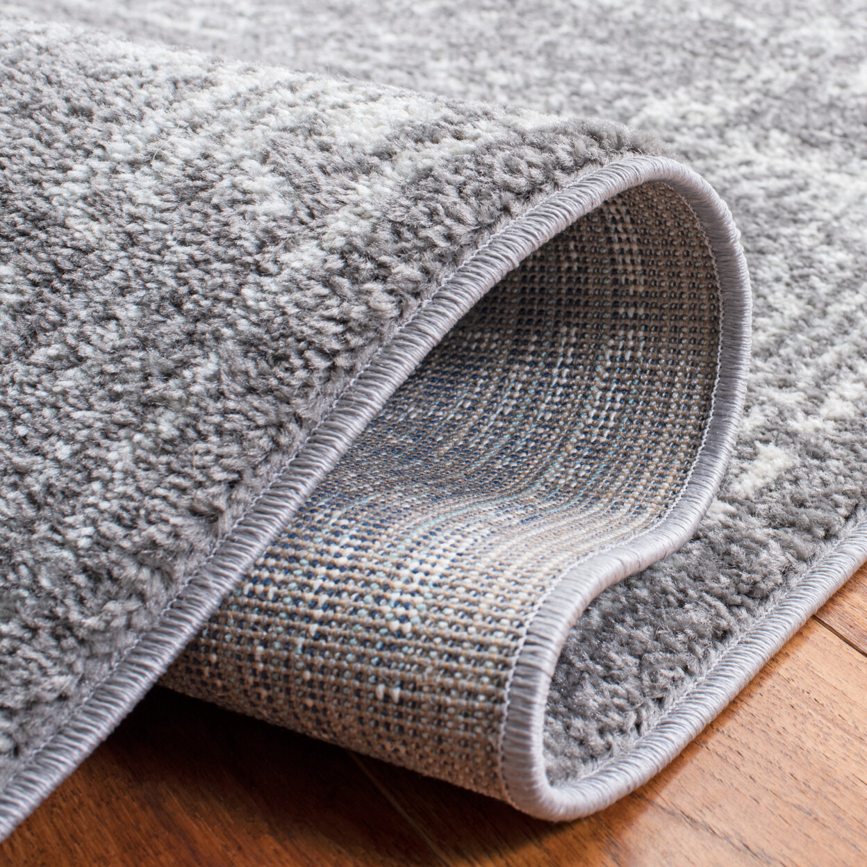 SAFAVIEH Tulum Collection TUL271F Dark Grey / Ivory Rug