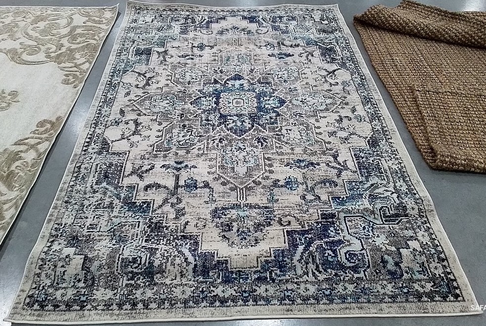IVORY / GREY 5′-3″ x 7′-6″ Back Stain Rug, Reduced Price 1172806020 MAD473C-5