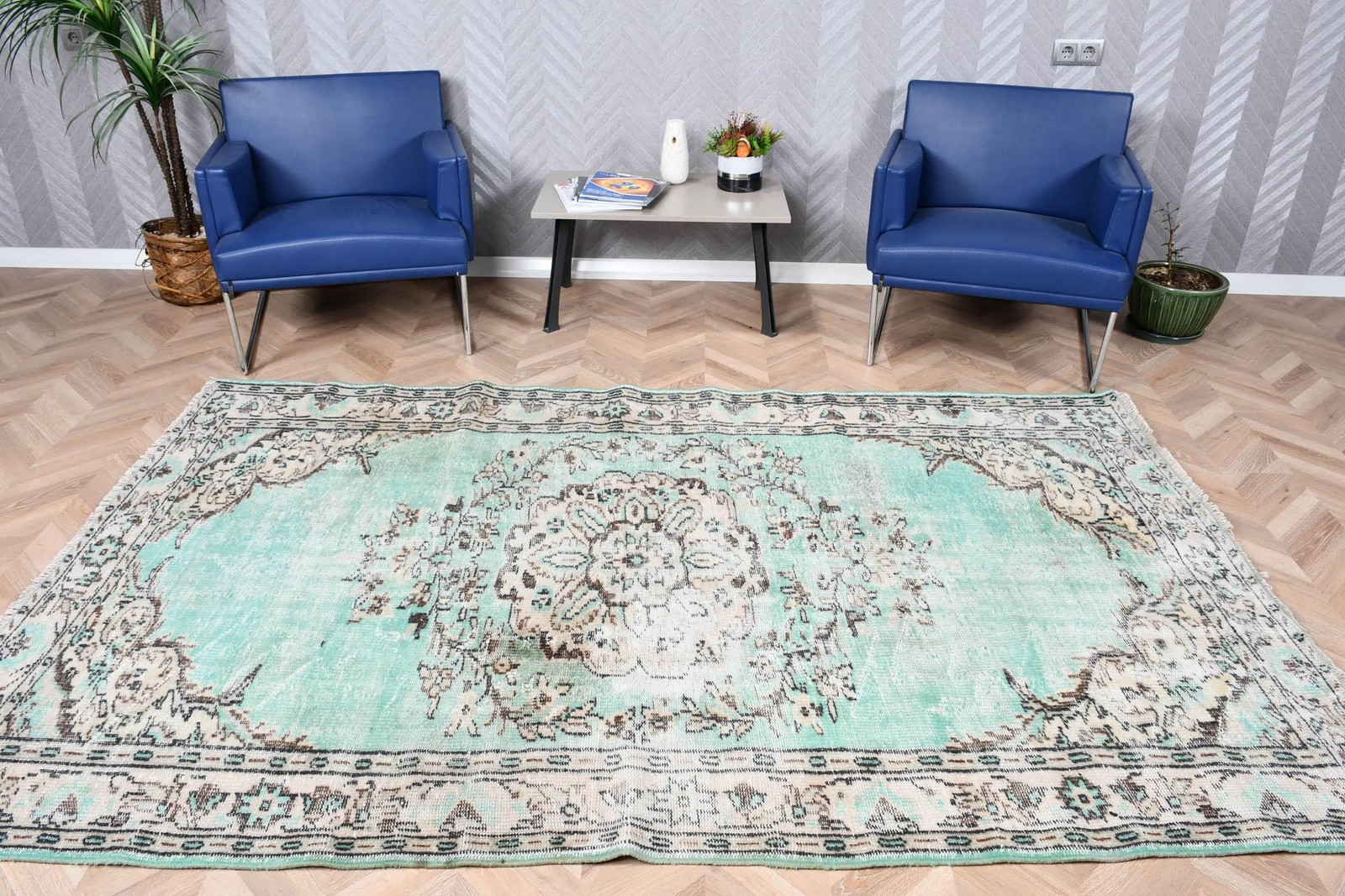 Turkish Vintage Rug 5,3×8,7 ft, Blue Large Camouflage Wool Rug