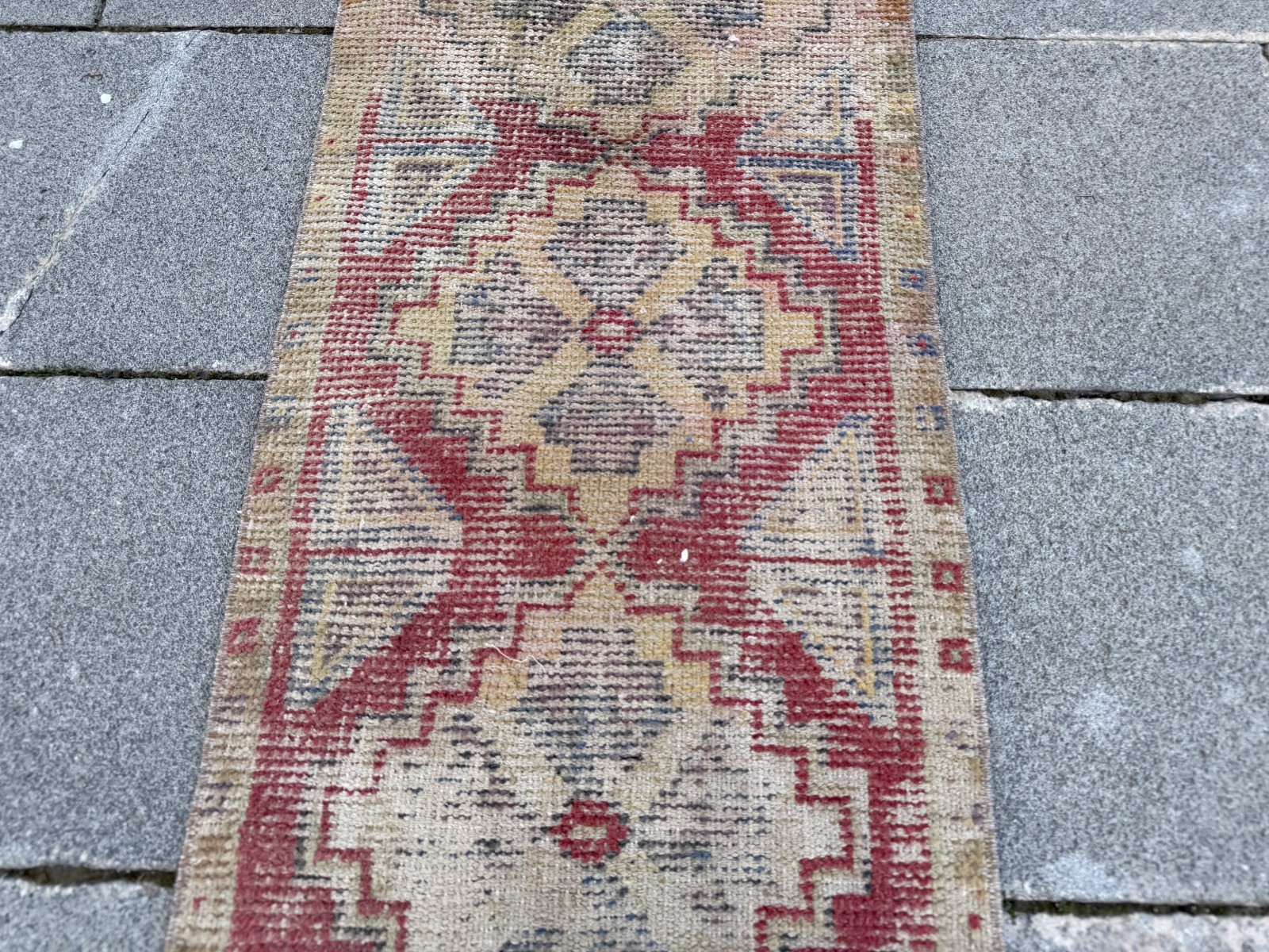 1.4×3 ft Small Vintage Turkish Rug Red Medallion Hand-Knotted Boho Accent Mat