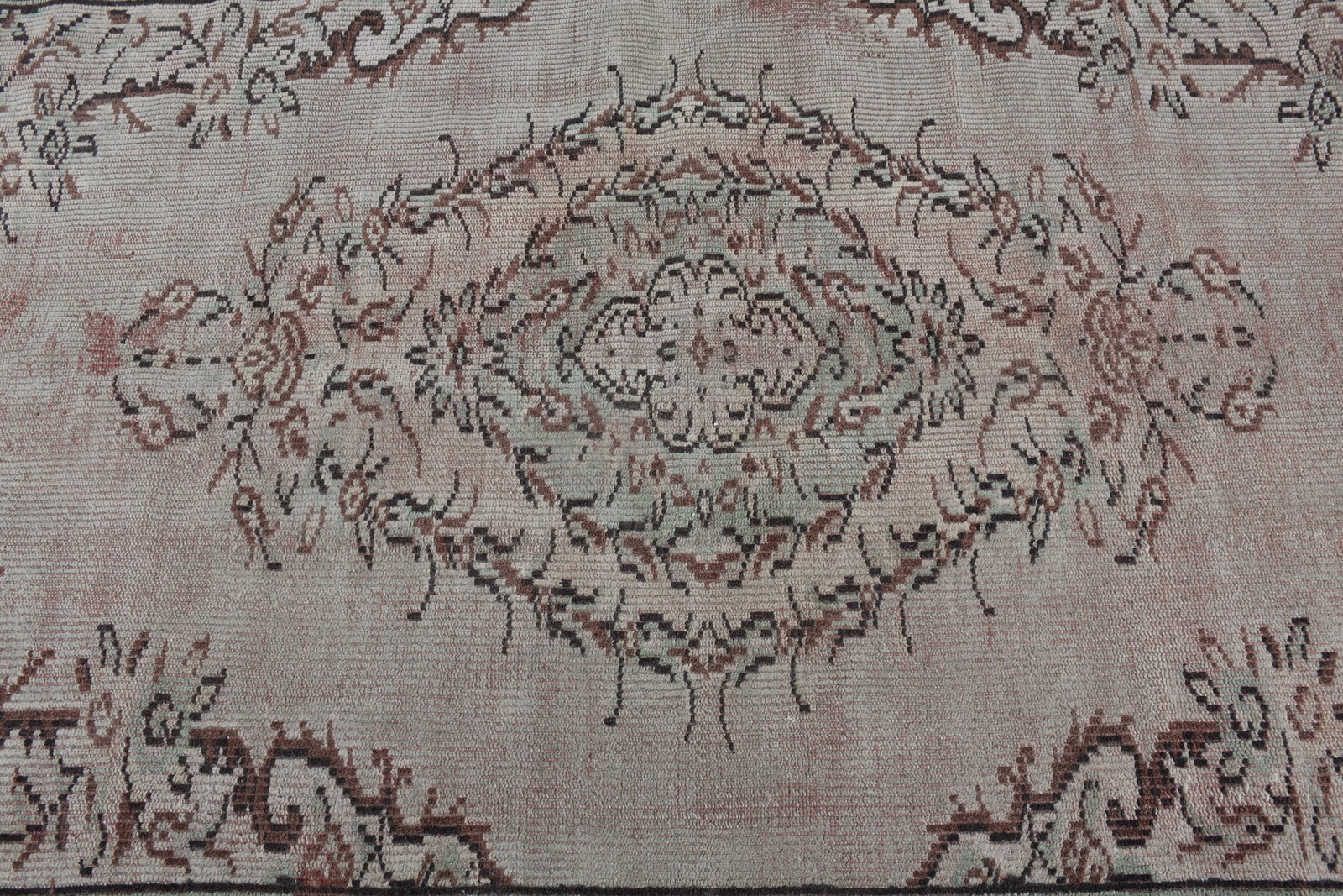 Vintage Area Rug 4,7×8 ft (143×243 cm), Brown Floral Turkish Rug