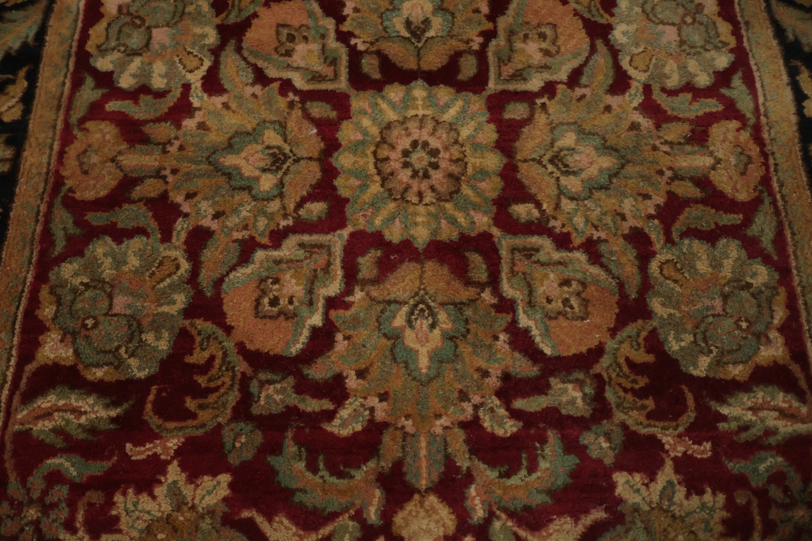 Handcrafted Floral Agra Oriental Square Rug 4×4 for Classic Interiors