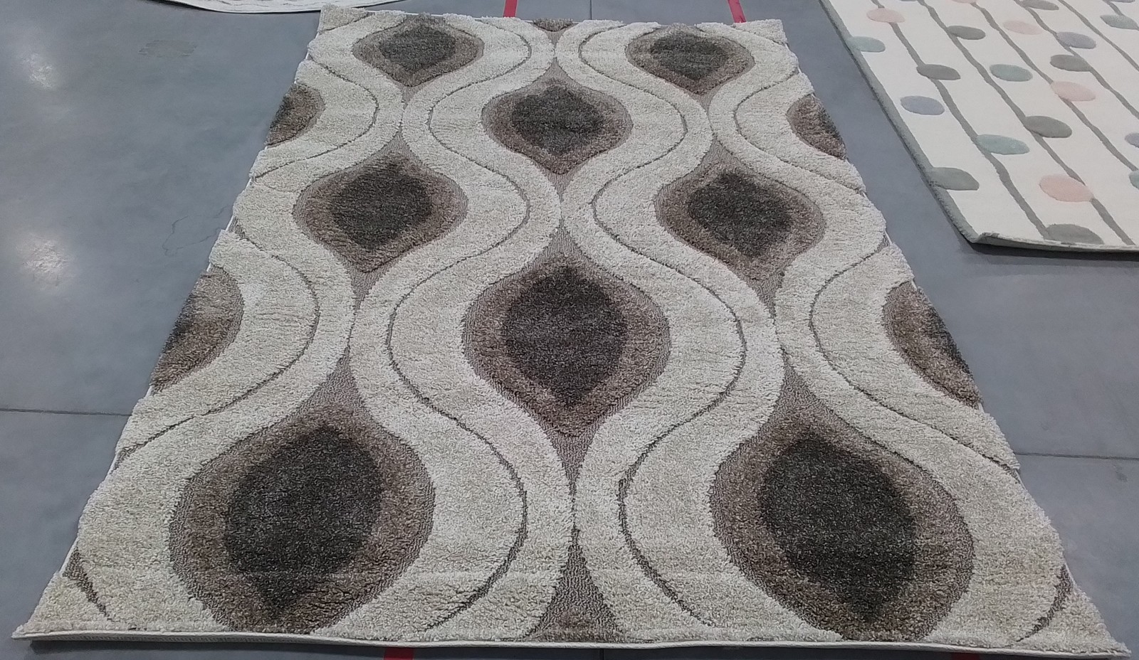 CREAM / SMOKE 6′-0″ x 9′-0″ Back Stain Rug Reduced Price 3172810054 SG461-1179-6