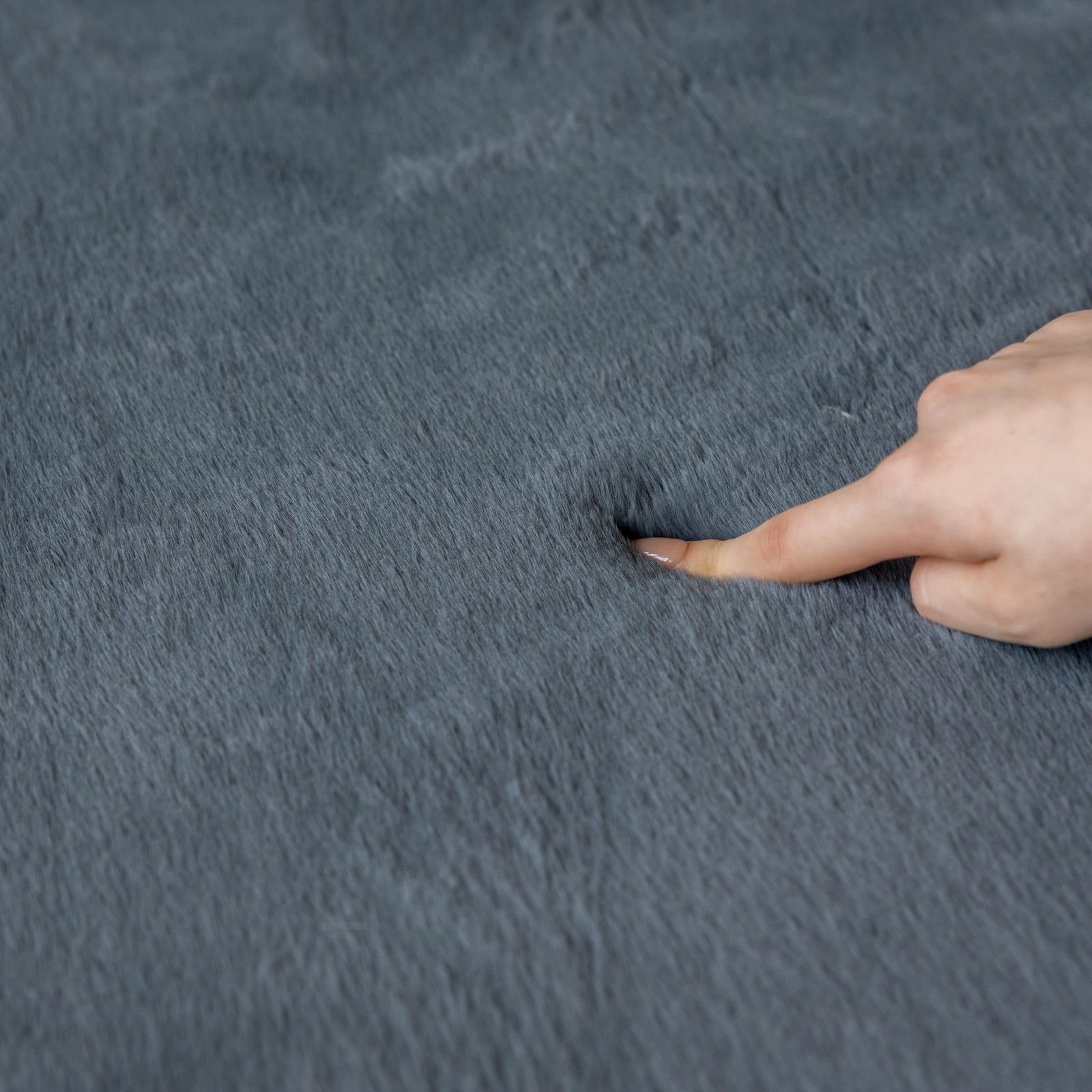 Faux Rabbit Fur Rug – 1.18″ Thick Soft Fluffy Area Rug, Non-Slip Memory Foam …