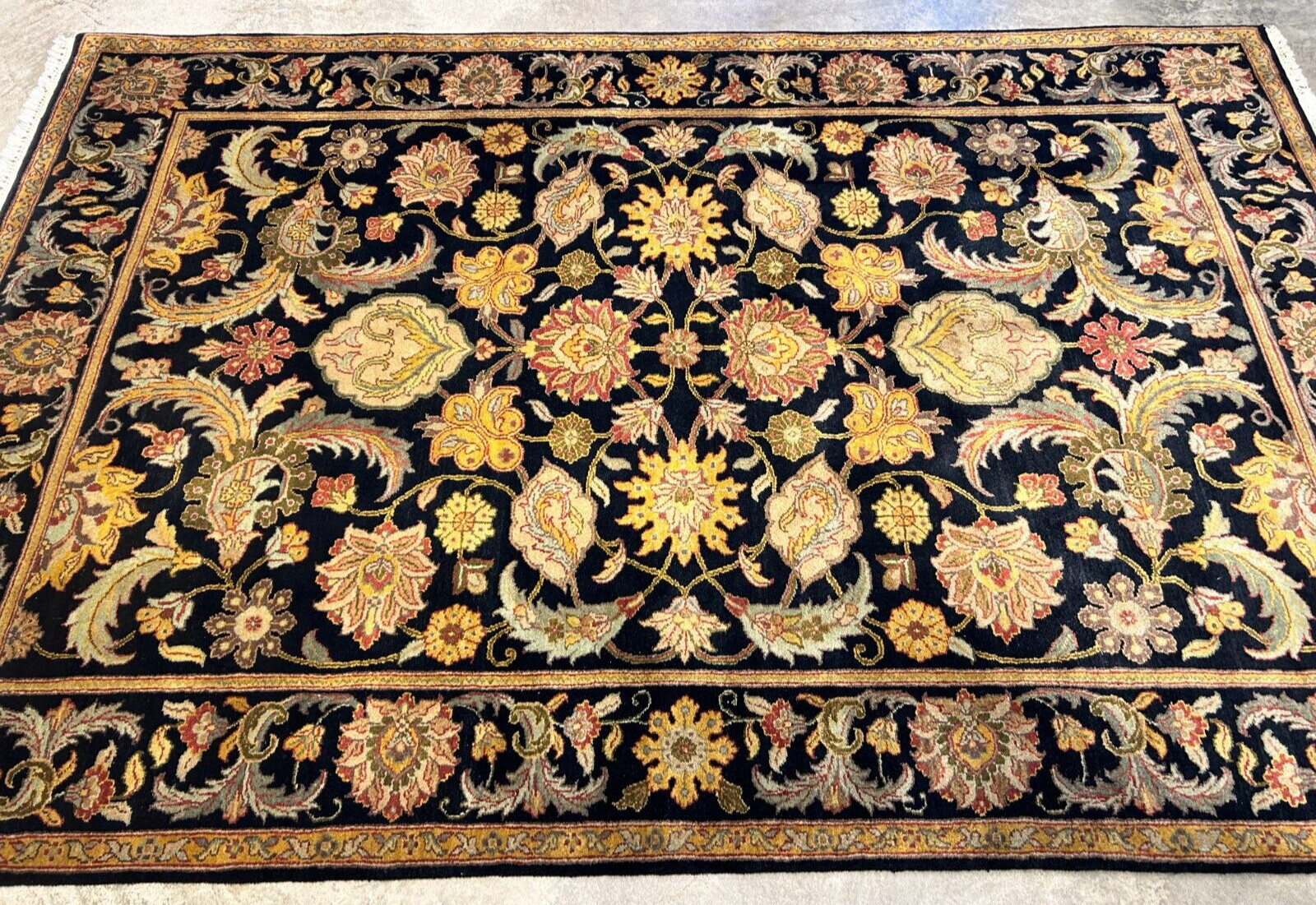 6’1″x9’1″ Hand-Knotted 100% Wool Pile Agra Carpet – Area Rug