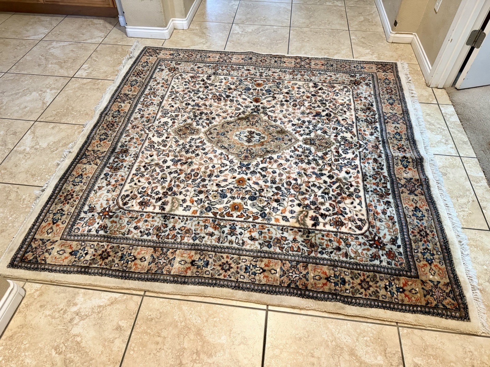 Golden Looms of India Hand Woven 100% Wool Oriental Rug