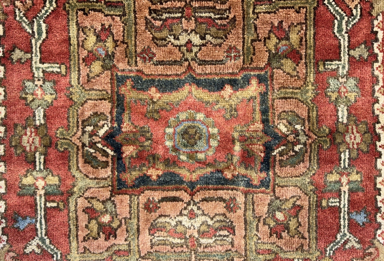 4’1”x6’1” Hand-Knotted Wool Geometric Indoserapi Area Rug – Tribal Carpet