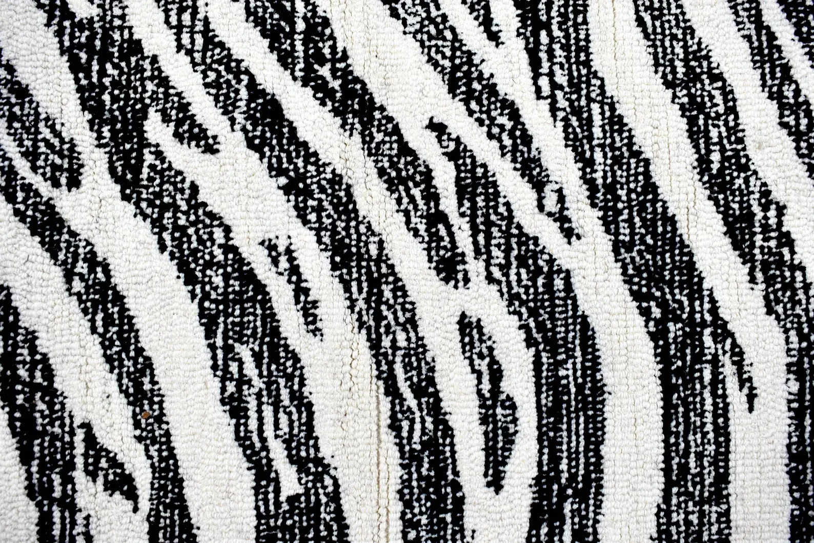 Zebra Pattern Wool Rug Modern Black and White Hand Tufted Carpet for Living Room