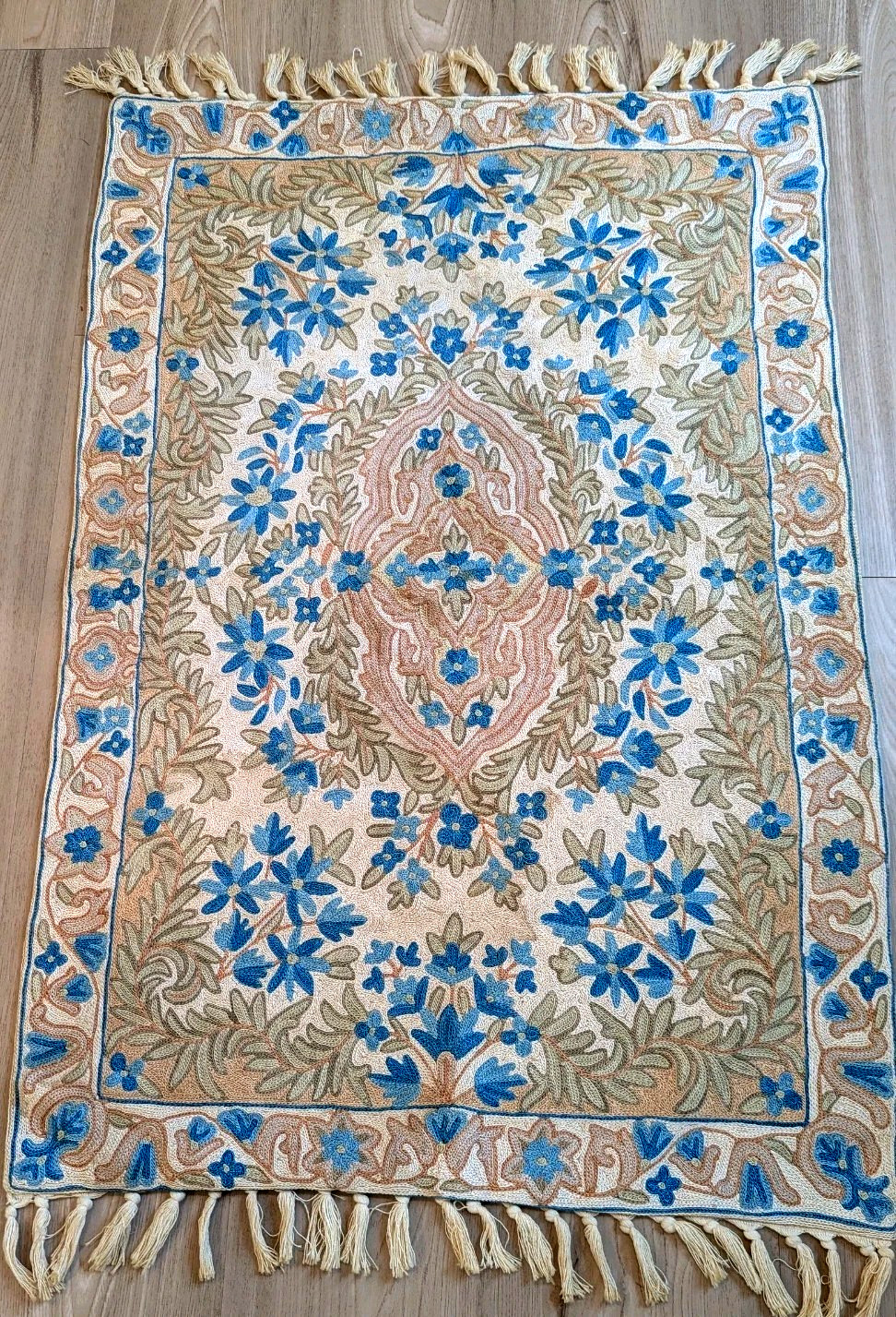 Handmade Chainstitch Scatter Rug Fringe Blue,Green,Mauve,Tan Floral (39″x23″)lp