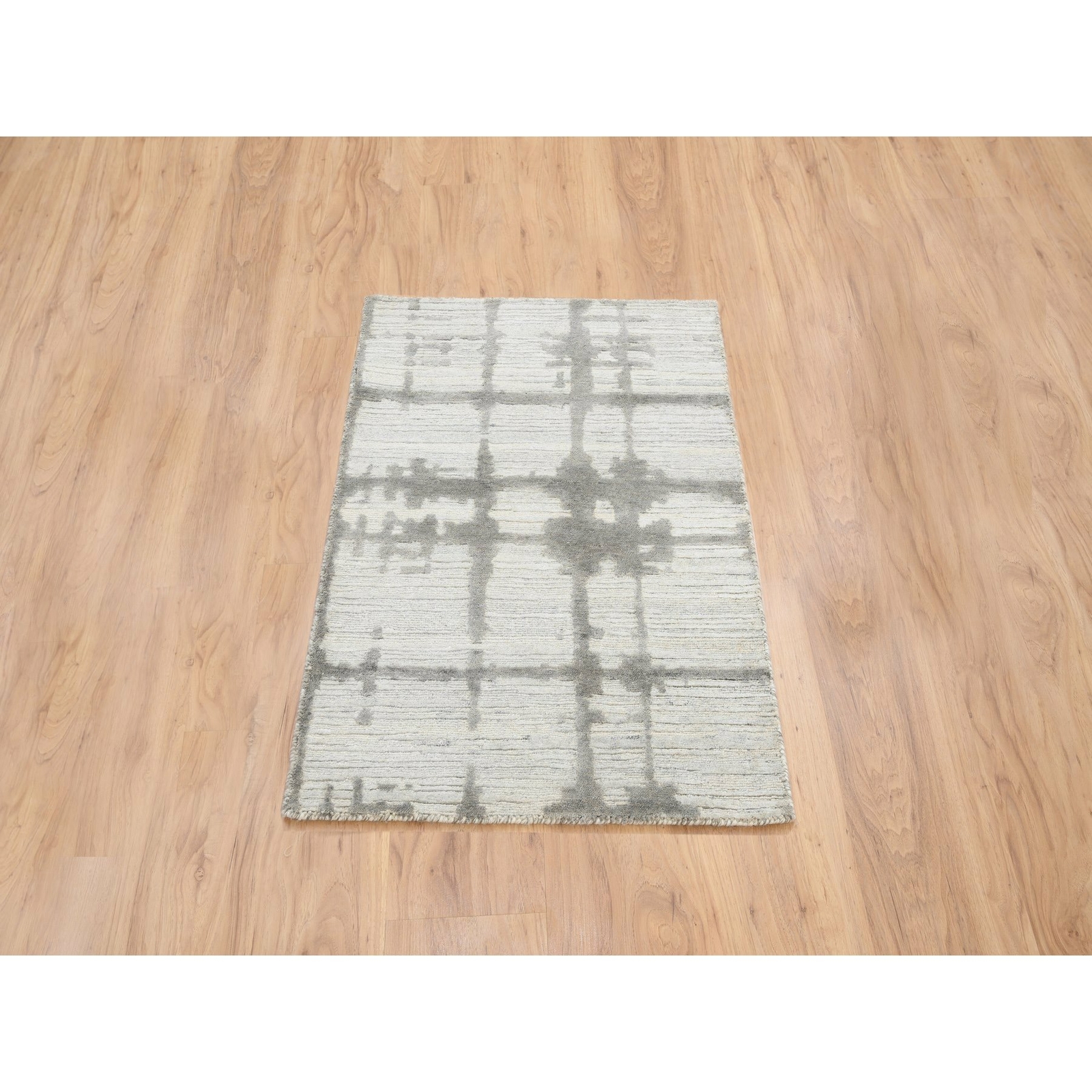 2’1″x3’1″ Ivory Hand Spun Undyed Natural Wool Hand Knotted Mat Rug R64238