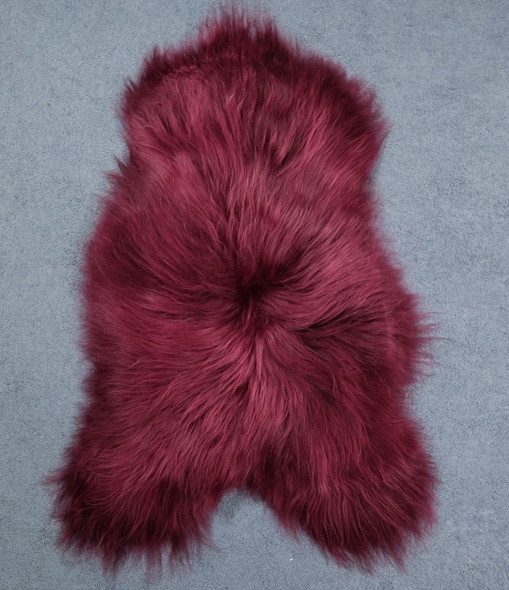 ICELANDIC SHEEPSKIN RUG DYED Plum 110-120 cm (7-20PL-G1472) Y1E