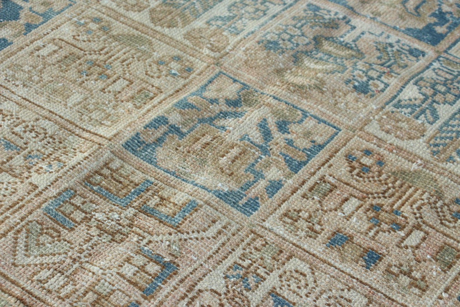 Vintage Turkish Rug 6,6×9,6 ft (200×294 cm), Brown Plants & trees Rug