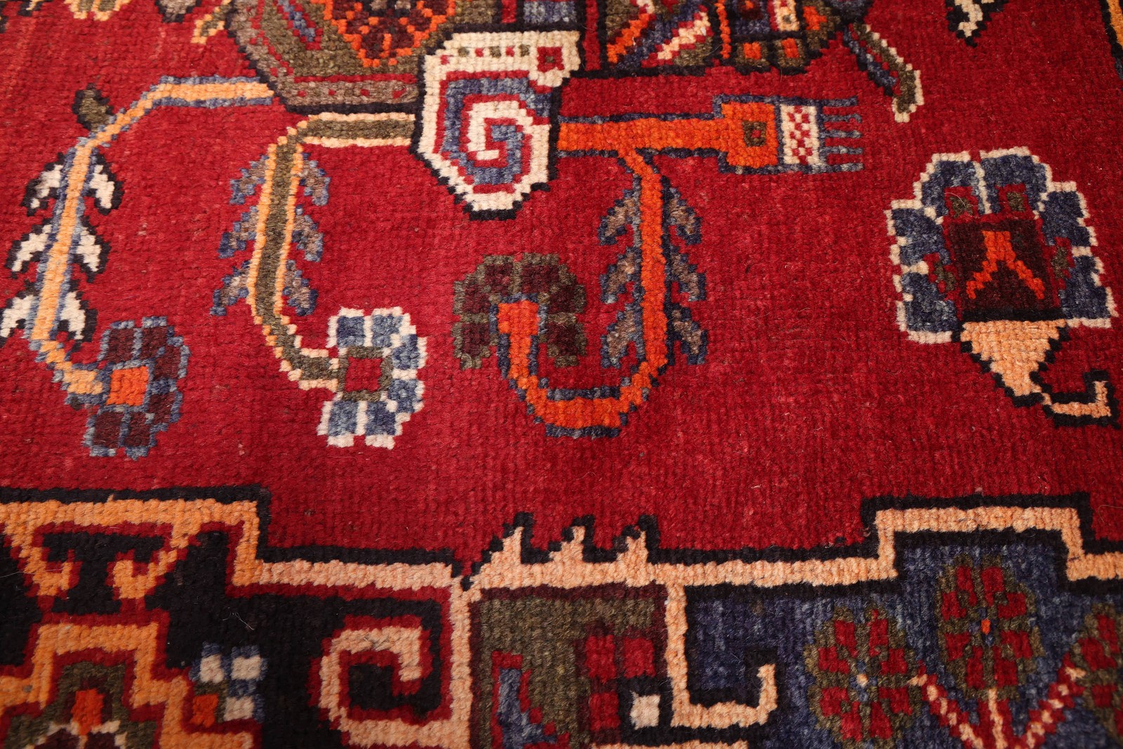 Vintage 3’11” x 7’4″ Traditional Hand Knotted Vegetable Dye Wool Area Rug