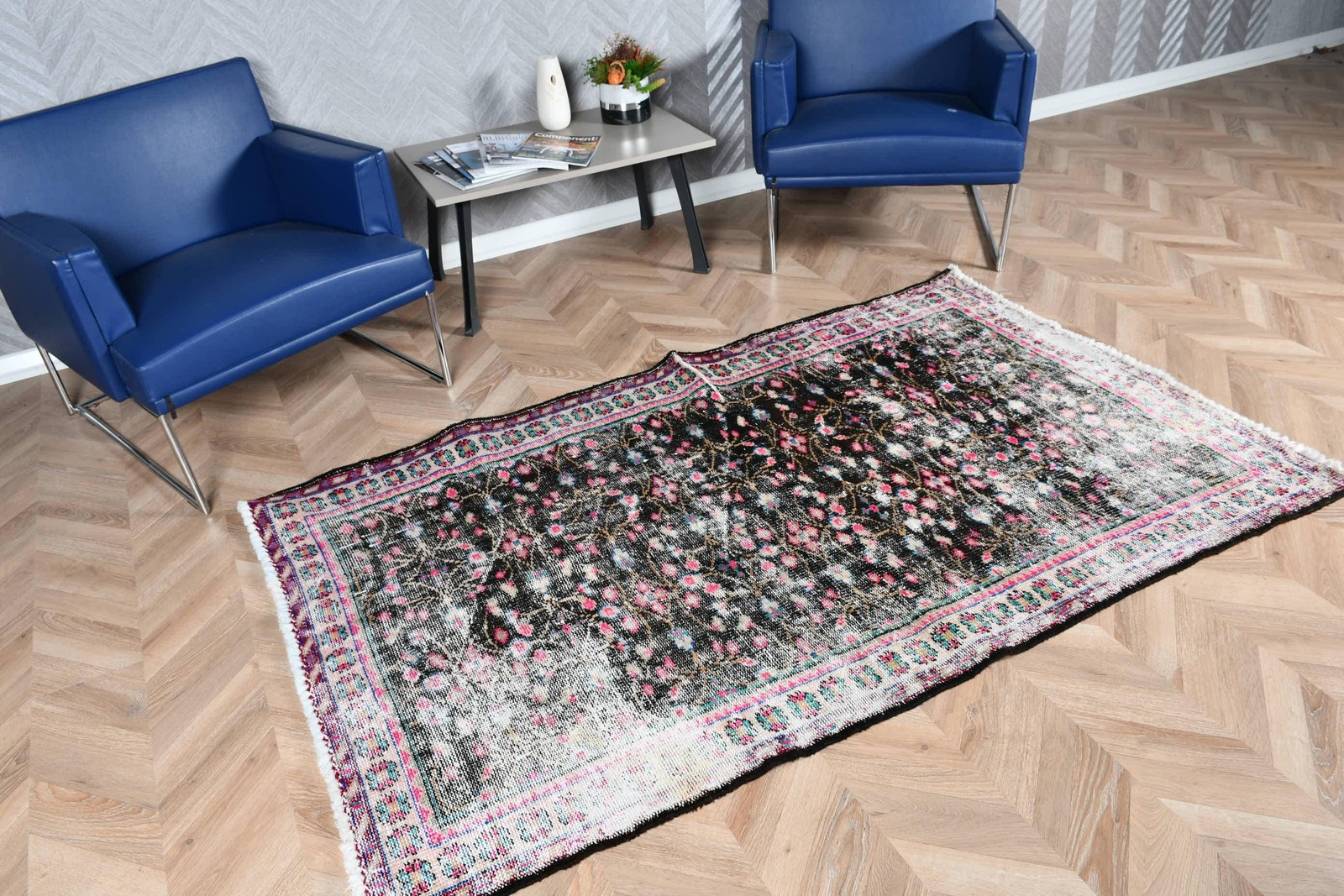 4×6,5 ft Area Vintage Rug, Turkish Rug, Black Pink Check Wool Rug