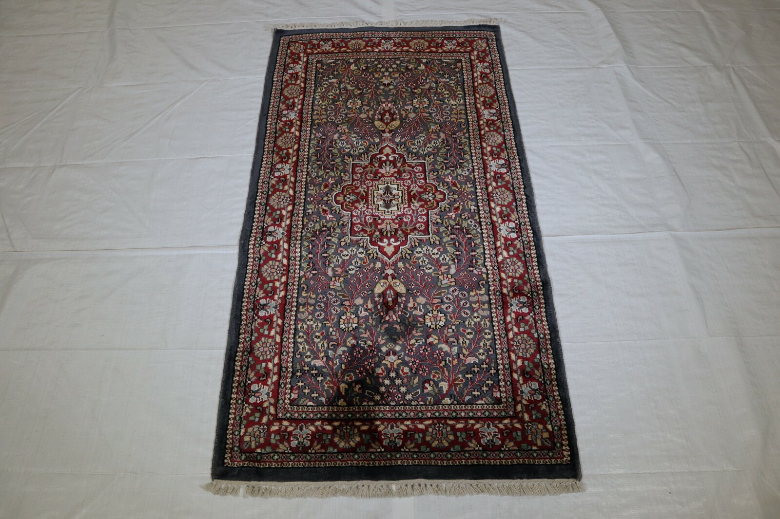 2’6″ x 4’0″ ft. Kashmiri Hand Knotted Oriental Traditional Area Rug