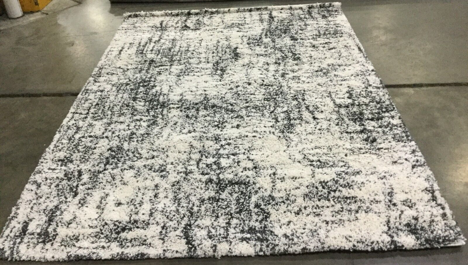IVORY / DARK GREY 5′-3″ X 7′-6″ Flaw in Rug, Reduced Price 1172659742 SGH294A-5