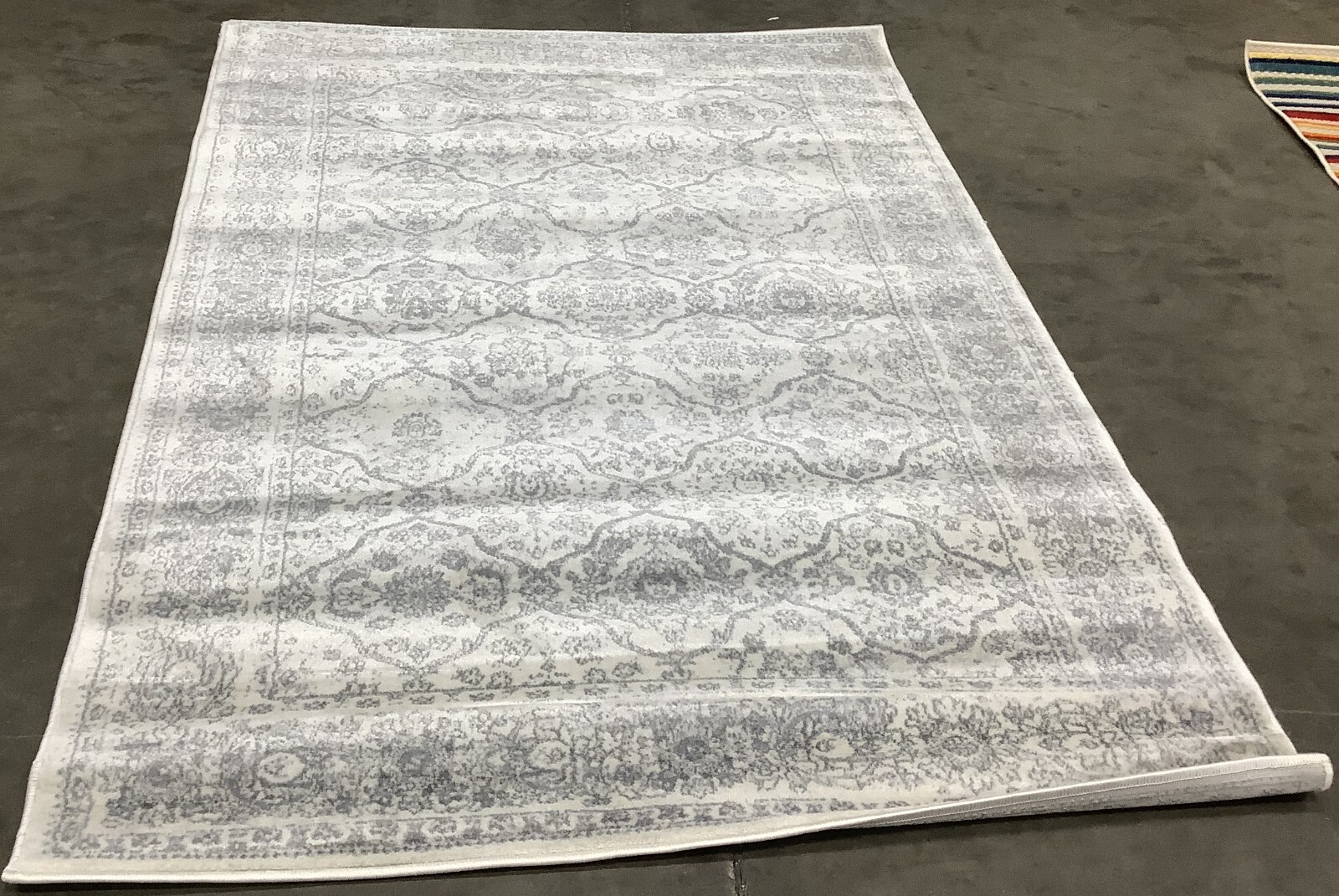 CREAM / DARK GREY 4′-0″ x 6′-0″ Flaw in Rug, Reduced Price 1172679753 CNG691K-4