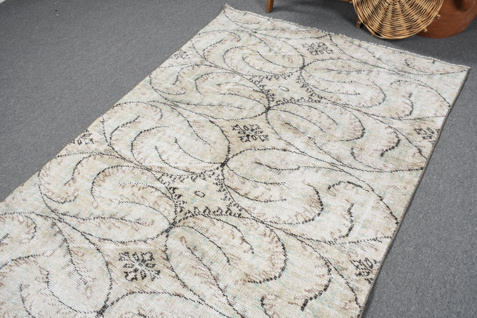 Turkish Rug 4,3×8,3 ft, White Black Check Wool Vintage Rug