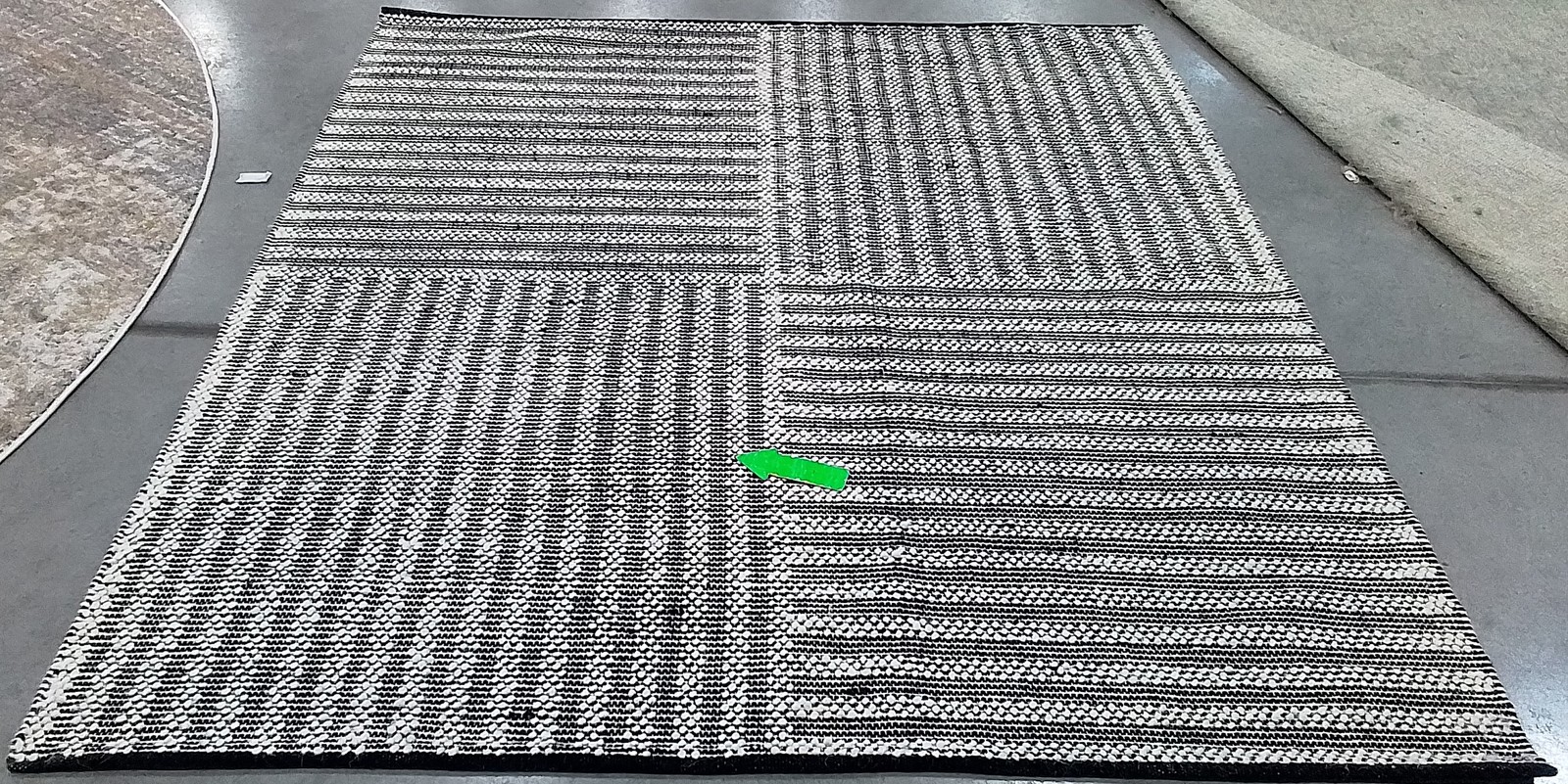 IVORY / BLACK 6′-0″ x 6′-0″ Flaw in Rug, Reduced Price 1172800933 NAT227Z-6SQ
