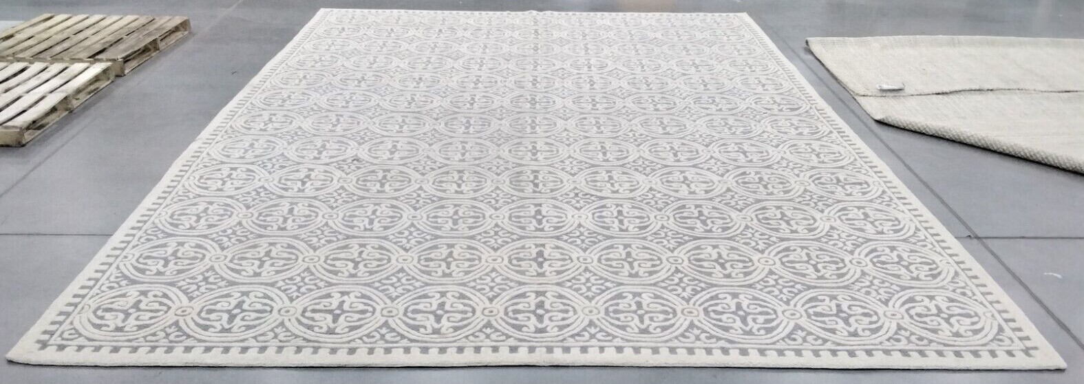 SILVER / IVORY 11′-6″ X 16′ Back Stain Rug Reduced Price 1172719636 CAM123D-1216