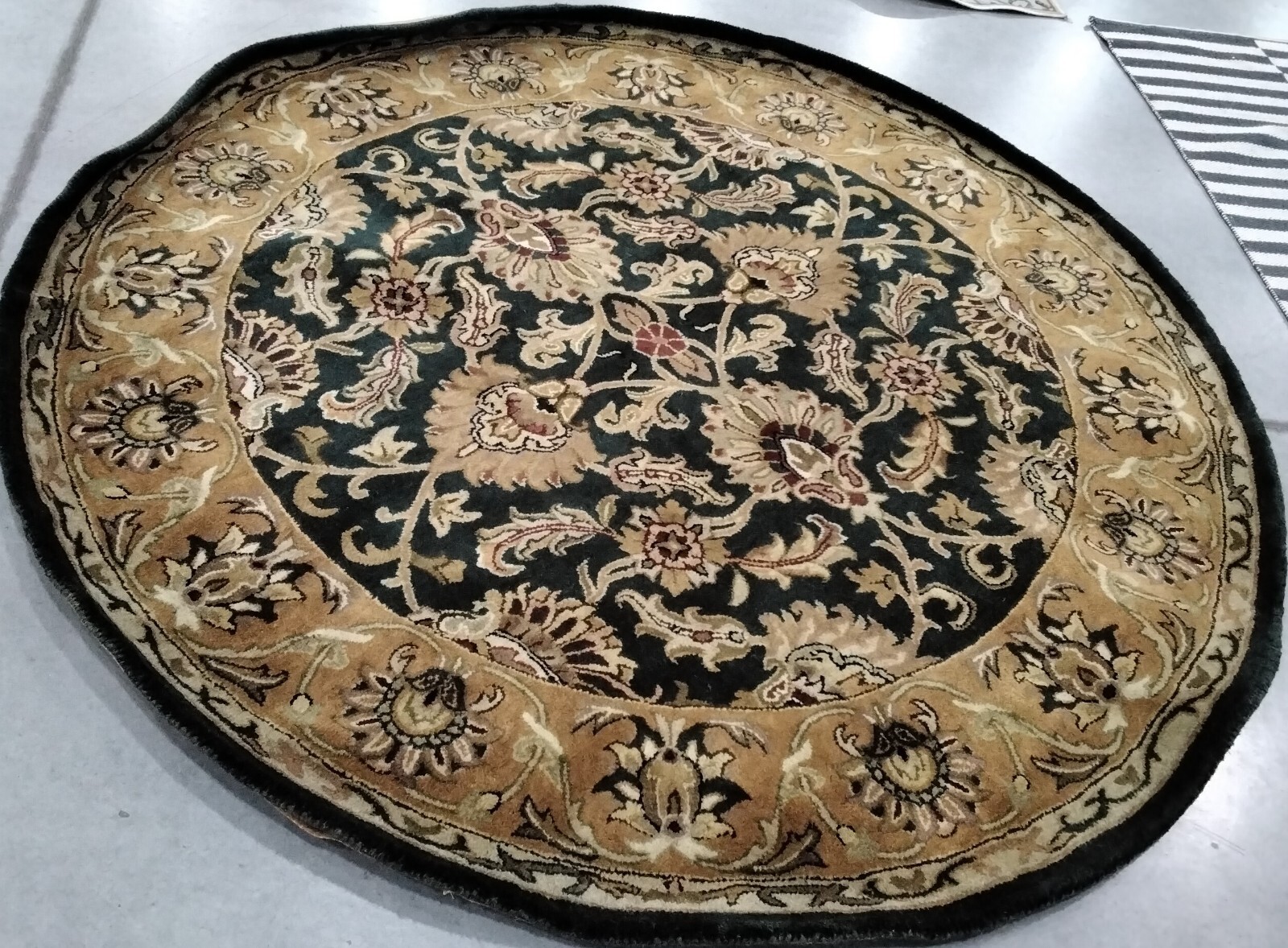 DARK GREEN / GOLD 6′ X 6′ Broken Thread Rug, Reduced Price 1172749184 CL228A-6R