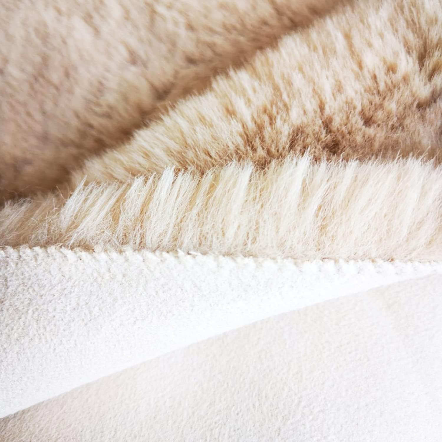 Ultra Soft Faux Rabbit Fur Rug 4×6 – Machine Washable Fluffy Sheepskin Carpet