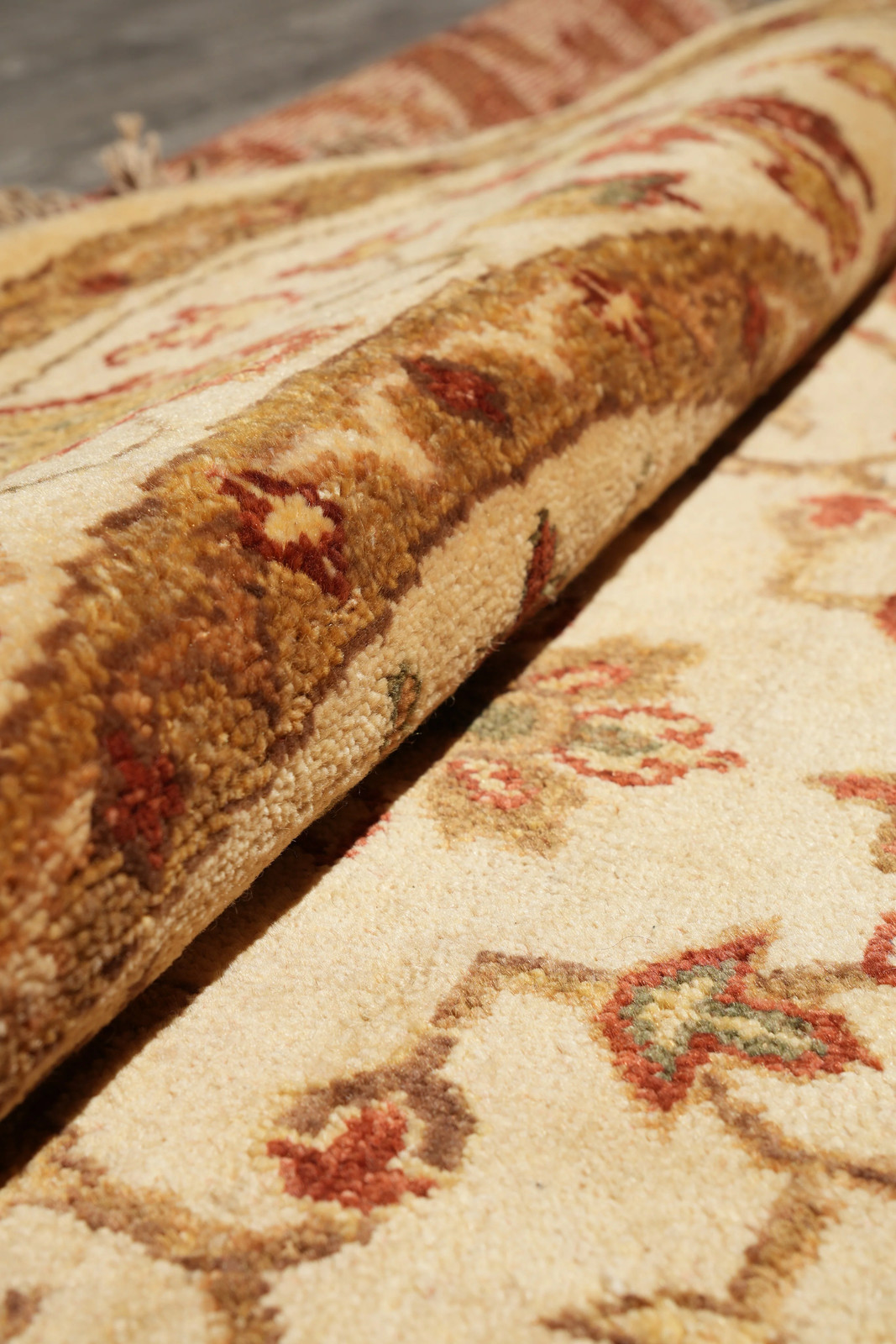 6 x 6 Round Light Beige Wool Agra Rug #F-4211