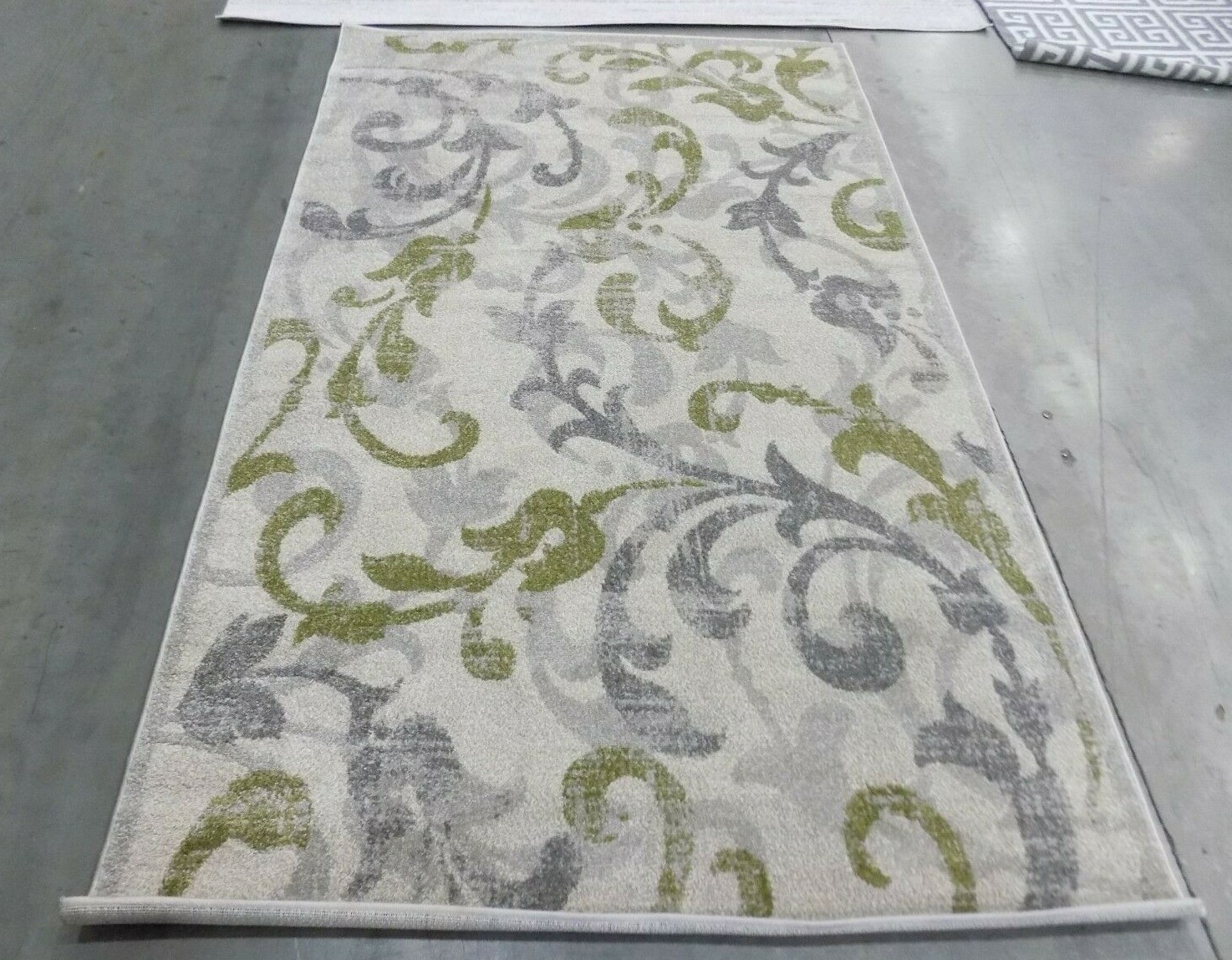 IVORY / LIGHT GREY 5′-3″ X 8′ Stained Rug, Reduced Price 1172584190 AMT428E-5